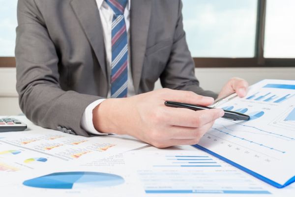 ESG-Adjusted Valuations: The New Standard for Finance Consulting in 2026